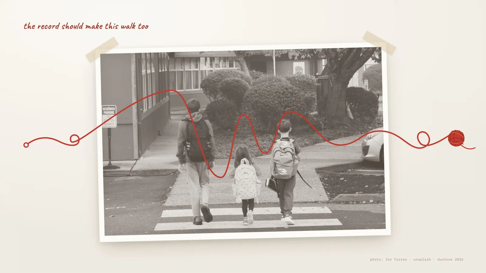 The walk to school. The concept asks the record to make the same trip. Photo: Jon Torres, Unsplash.